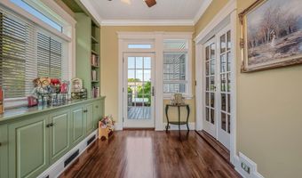33 S Bay Ave, Amityville, NY 11701