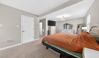 693 Rustic Valley Dr, Ballwin, MO 63021