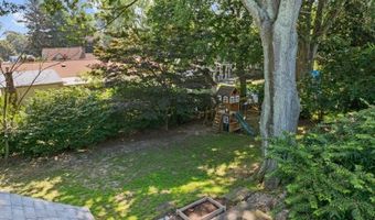 86 Bretton Woods Dr, Cranston, RI 02920