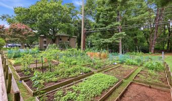 7525 SPRING LAKE Dr #C2, Bethesda, MD 20817