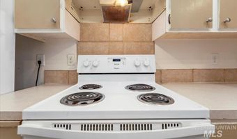 3199 N Cribbens Ave, Boise, ID 83713
