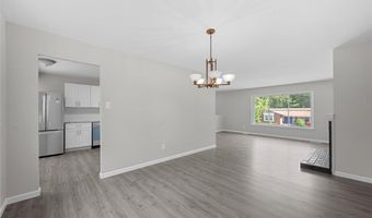 412 Sorrento Dr, Ballwin, MO 63021