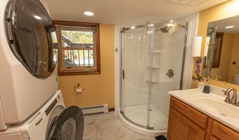 206 Fairview Ave, Auburn, ME 04210