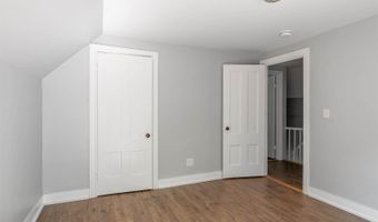 11 Kossuth St, Bangor, ME 04401