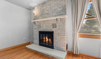 500 W SUNSET Ave, Appleton, WI 54911