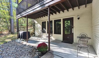 107 Fresh Pond Ln, Brookline, NH 03033