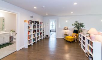 2544 Oxford Cir, Ann Arbor, MI 48103