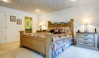 38 Mark Dr, Lincoln, RI 02865