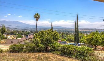 12190 Gladys Ln, Yucaipa, CA 92399