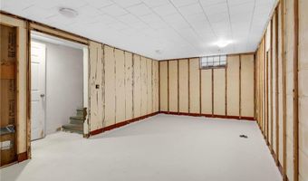 818 Madison St, Anoka, MN 55303