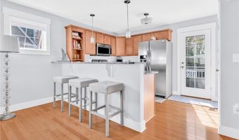 12 Park Ave 3, Narragansett, RI 02882