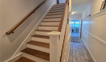 9 Arbeth Rd, Narragansett, RI 02879