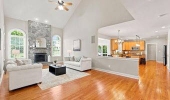 19704 STANFORD HALL Pl, Ashburn, VA 20147