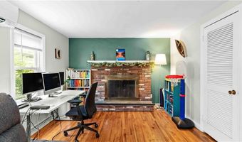 74 Algonquin Rd, East Providence, RI 02916