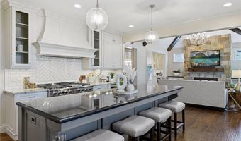 132 Interlachen Rd, Hopkins, MN 55343