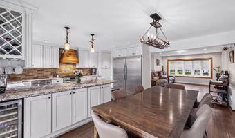 21 Echo Ridge Rd, Airmont, NY 10952