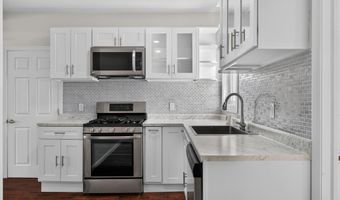 46 E 44TH St, Bayonne, NJ 07002
