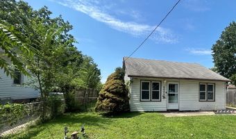 2330 E 38th Ct, Des Moines, IA 50317