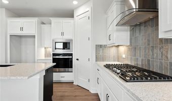 1415 N 163rd Cir, Basehor, KS 66007