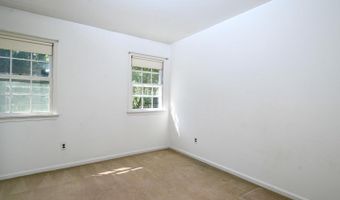 6820 COLBURN Dr, Annandale, VA 22003