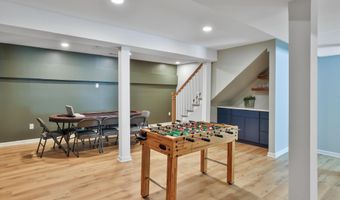 21663 OATLANDS Rd, Aldie, VA 20105