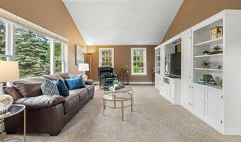 3 Penni Ln, Andover, MA 01810