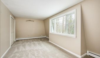 87 Edgewater Dr, Barrington, NH 03825