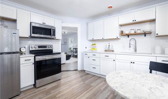 12 BROAD St, Coventry, RI 02816