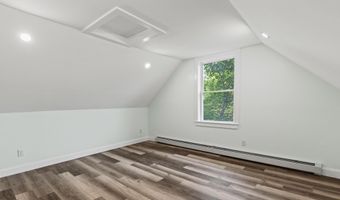 38 Newbury St, Auburn, ME 04210