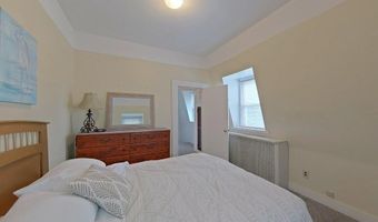 36 Dixon St, Newport, RI 02840