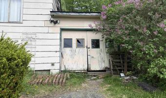 7 Meadow Wood Dr, Barre, VT 05654