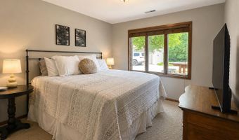 342 Benit Dr 11, Arnolds Park, IA 51331