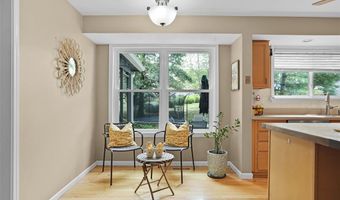 706 Eaglebrooke Dr, Ballwin, MO 63021