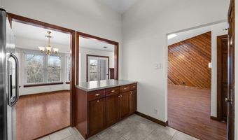 760 Woodside Trails Dr 203, Ballwin, MO 63021