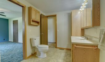 907 A Ave, Armstrong, IA 50514