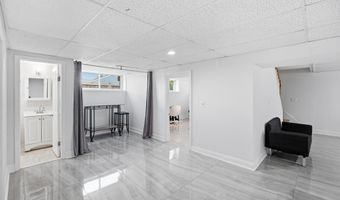 6219 CRESTWOOD Dr, Alexandria, VA 22312