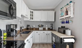 328 W Hollis St, Nashua, NH 03060