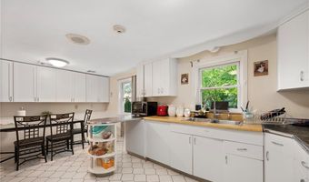 15 Thomas St, North Providence, RI 02911