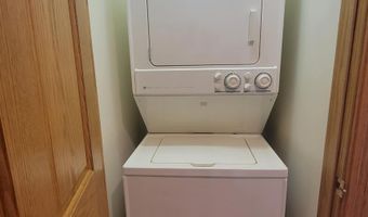 611 Spring View Cir, Beatrice, NE 68310