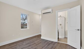 1821 T St NW, Washington, DC 20009