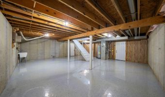 304 Sunset Dr, Aurora, IN 47001