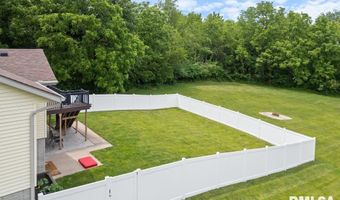 325 WOODLAND Dr, Andalusia, IL 61232