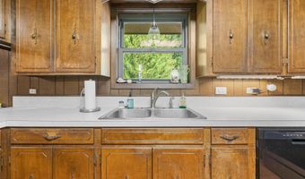 1912 Mimosa St, Abbeville, LA 70510