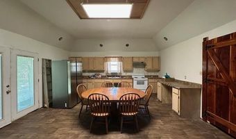 540 Rolling Oak Dr, Big Sandy, TN 38221