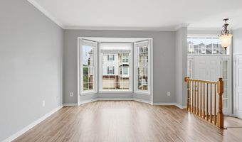 7035 KINGS MANOR Dr, Alexandria, VA 22315