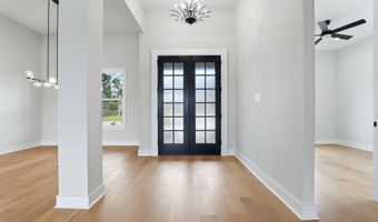 7636 S Shoreline Blvd, Benton, AR 72019