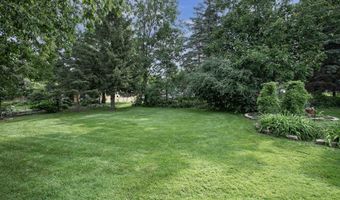 2320 S GREENVIEW St, Appleton, WI 54915