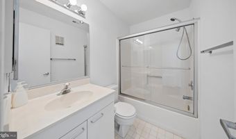 2106 CHESAPEAKE HARBOUR Dr 202, Annapolis, MD 21403