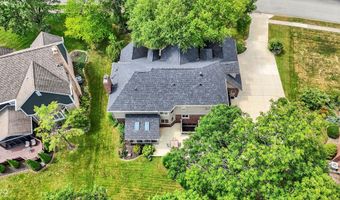 9015 Admirals Pointe Dr, Indianapolis, IN 46236