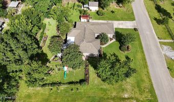210 Henley Pl, Bay St. Louis, MS 39520